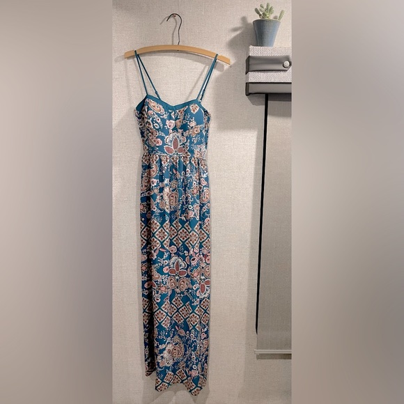 Dresses & Skirts - Young USA Dress • Size Small